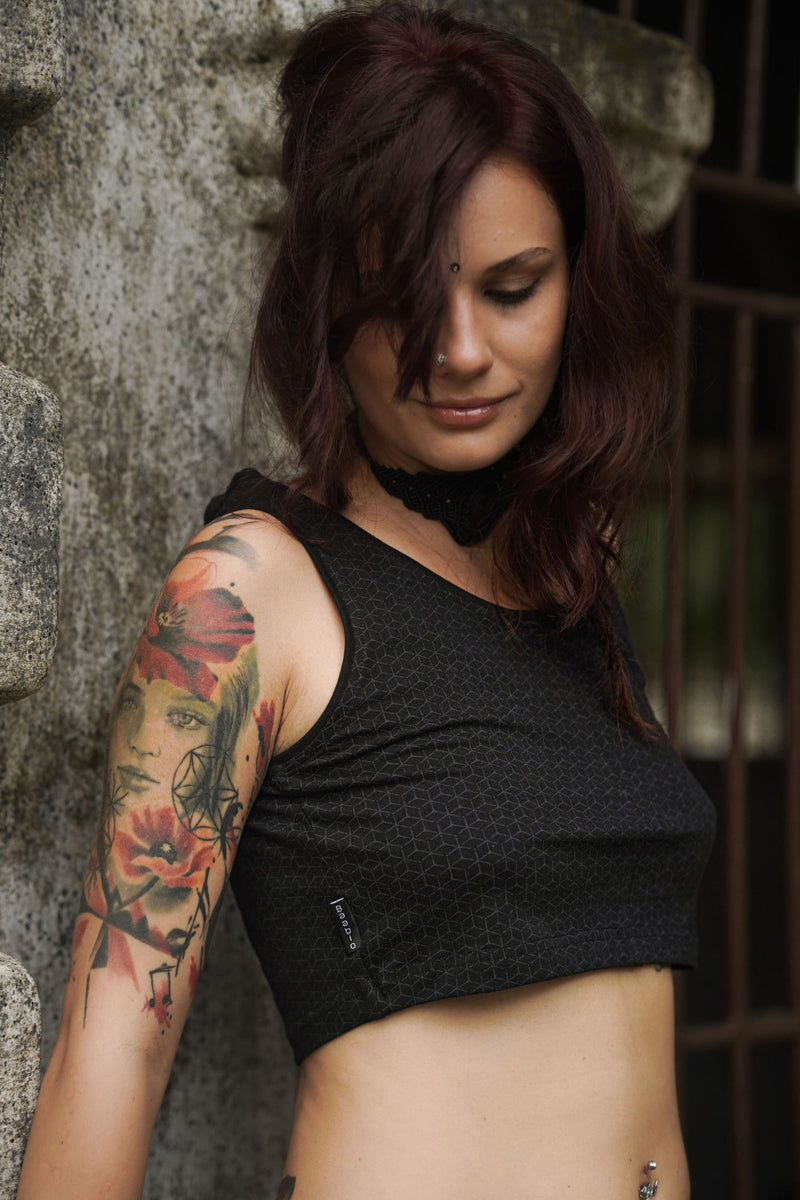 Abstract Knot - Women's Sleeveless Crop Tops