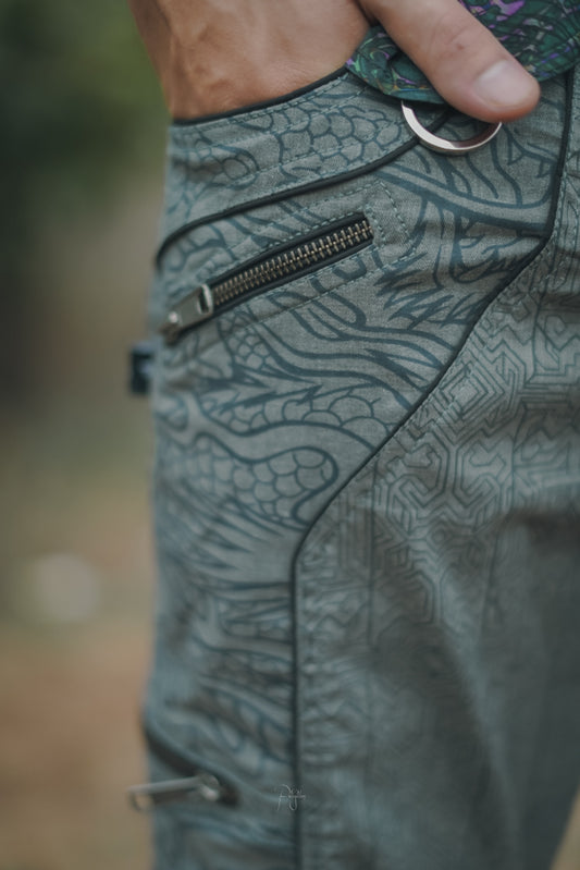 Codex Dragon - OFF Grey Dragon Print NY Men's 3/4 Cargo Shorts