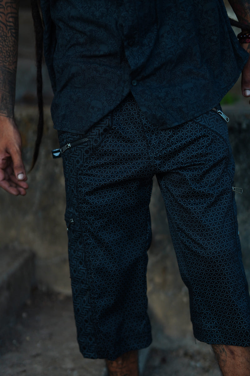 Shri Yantra Black - NY 3/4 Shorts with Sacred Geometry Print for Men