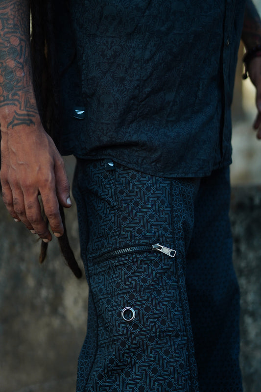 Shri Yantra Black - NY 3/4 Shorts with Sacred Geometry Print for Men