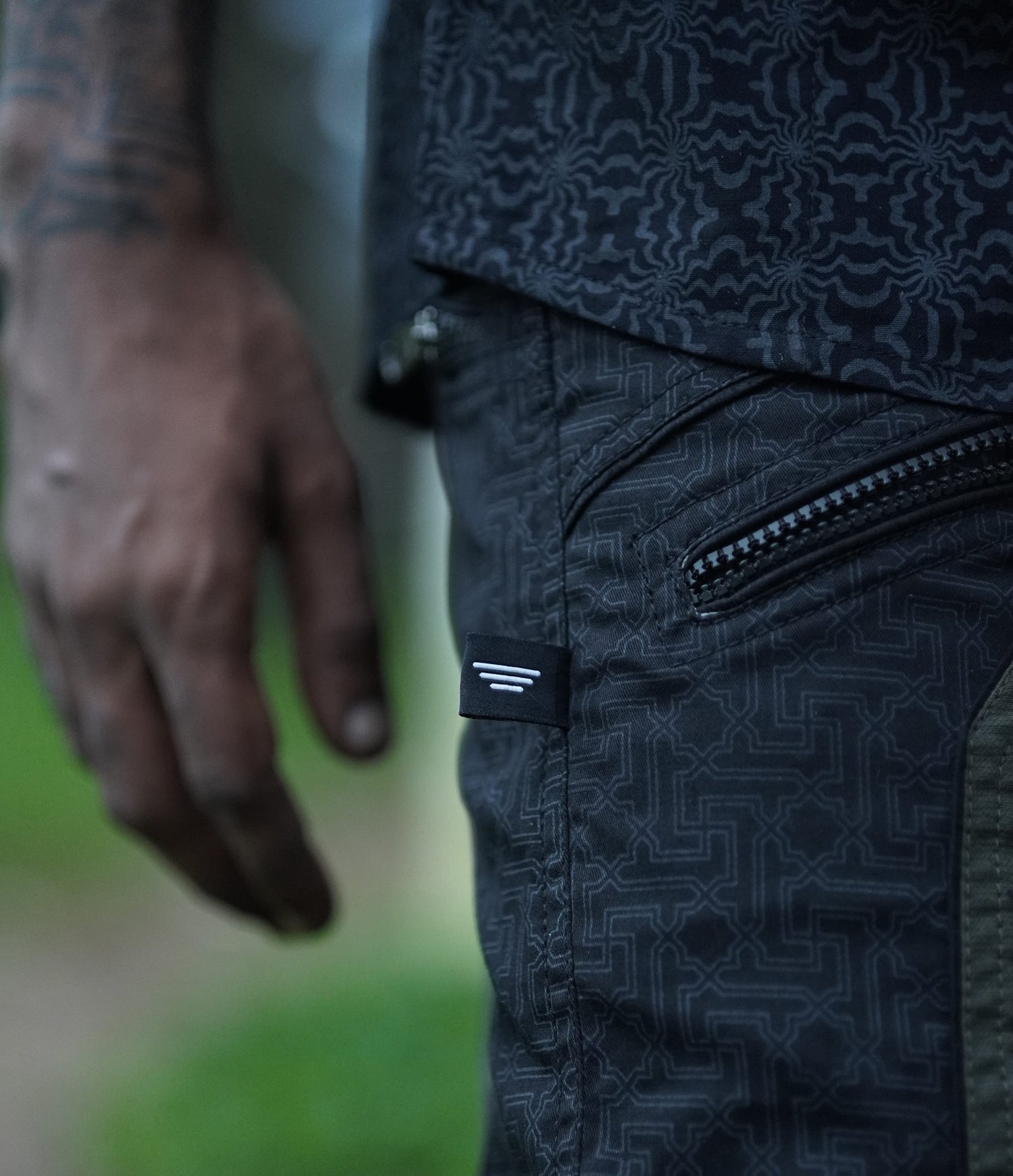 Yantra Khaki | Psychedelic NY 3/4 Shorts for Men