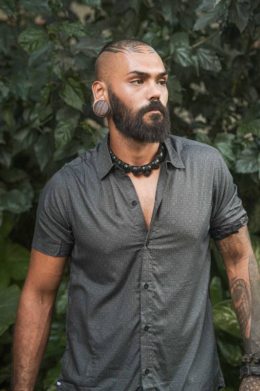 Short sleeve viscose shirt with sacred yantra print – front view