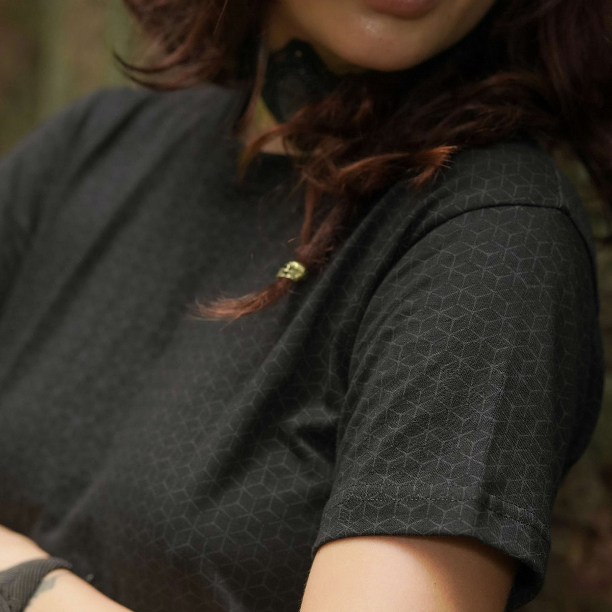 ABSTRACT KNOT Women's Crop Tee Shirt - Unique Artwear Crop Tees