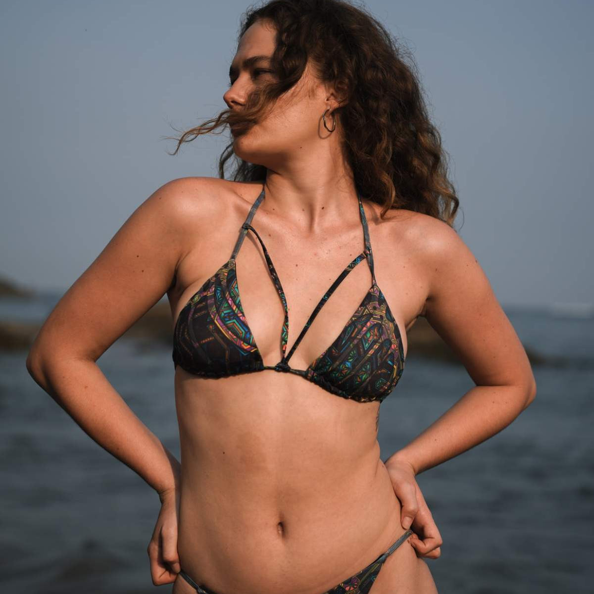 Mind-flare Strappy Triangle Bikini Set – Cut-Out Bikini Swimwear for Women