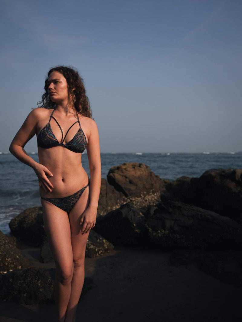 Mind-flare Strappy Triangle Bikini Set – Cut-Out Bikini Swimwear for Women