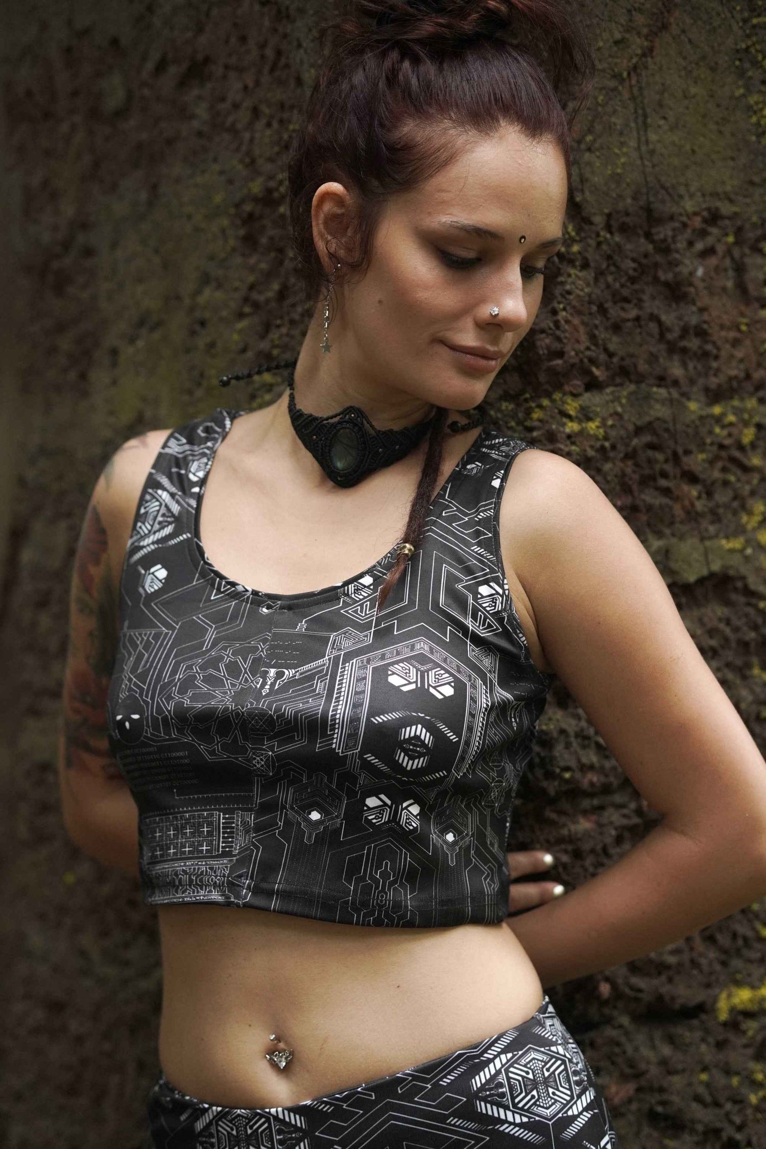 SOURCE CODE- Women's Sleeveless Partywear Crop Tops