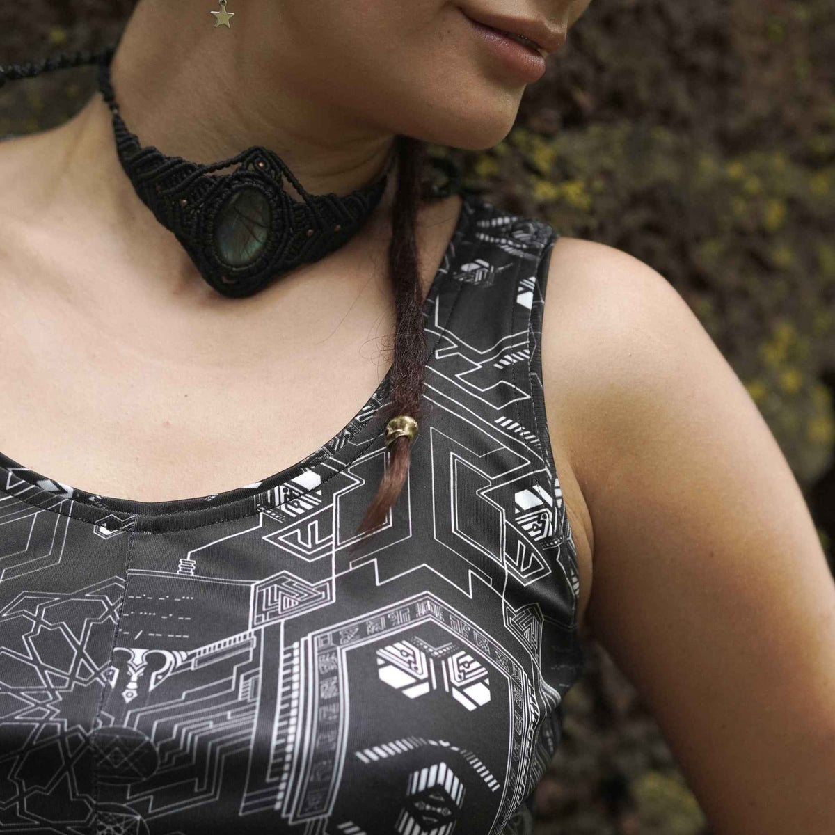 SOURCE CODE- Women's Sleeveless Partywear Crop Tops