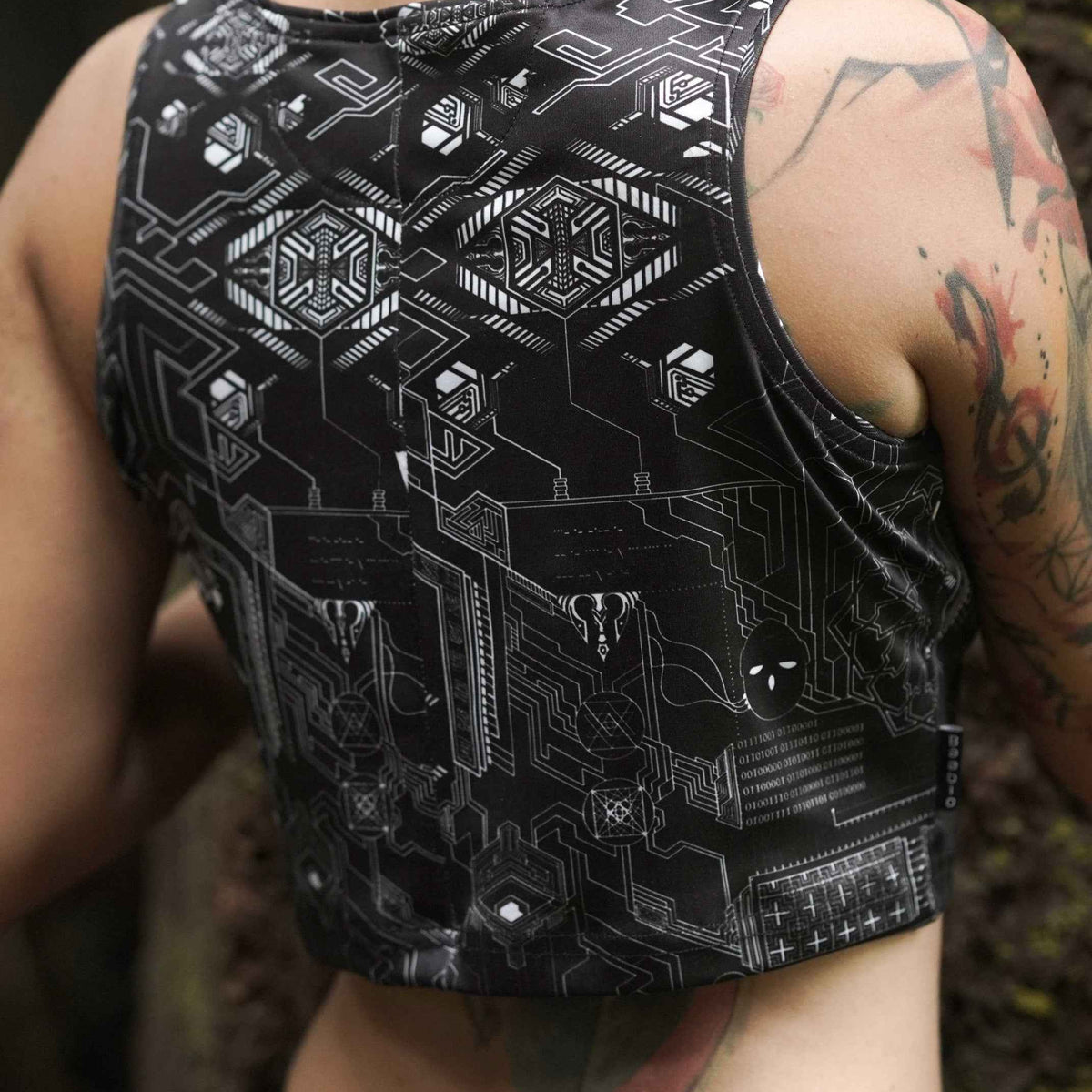 SOURCE CODE- Women's Sleeveless Partywear Crop Tops