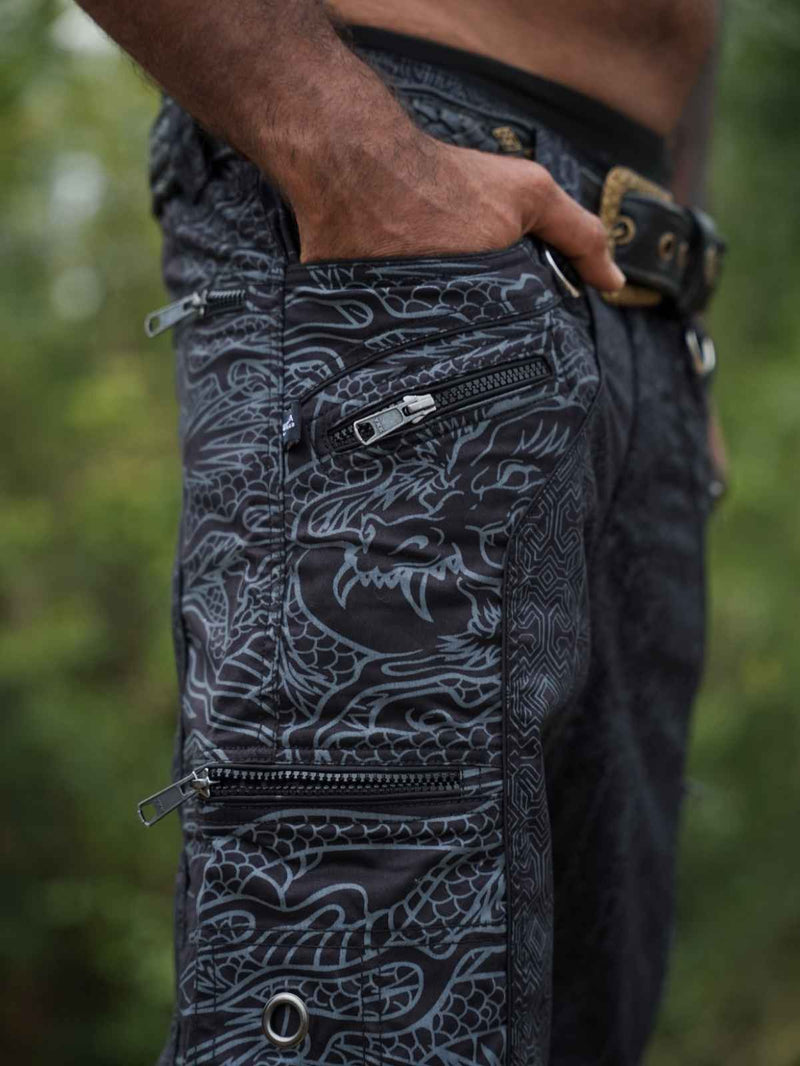 DRAGON CODEX - Black Men Art Wear 3/4 Cargo Shorts