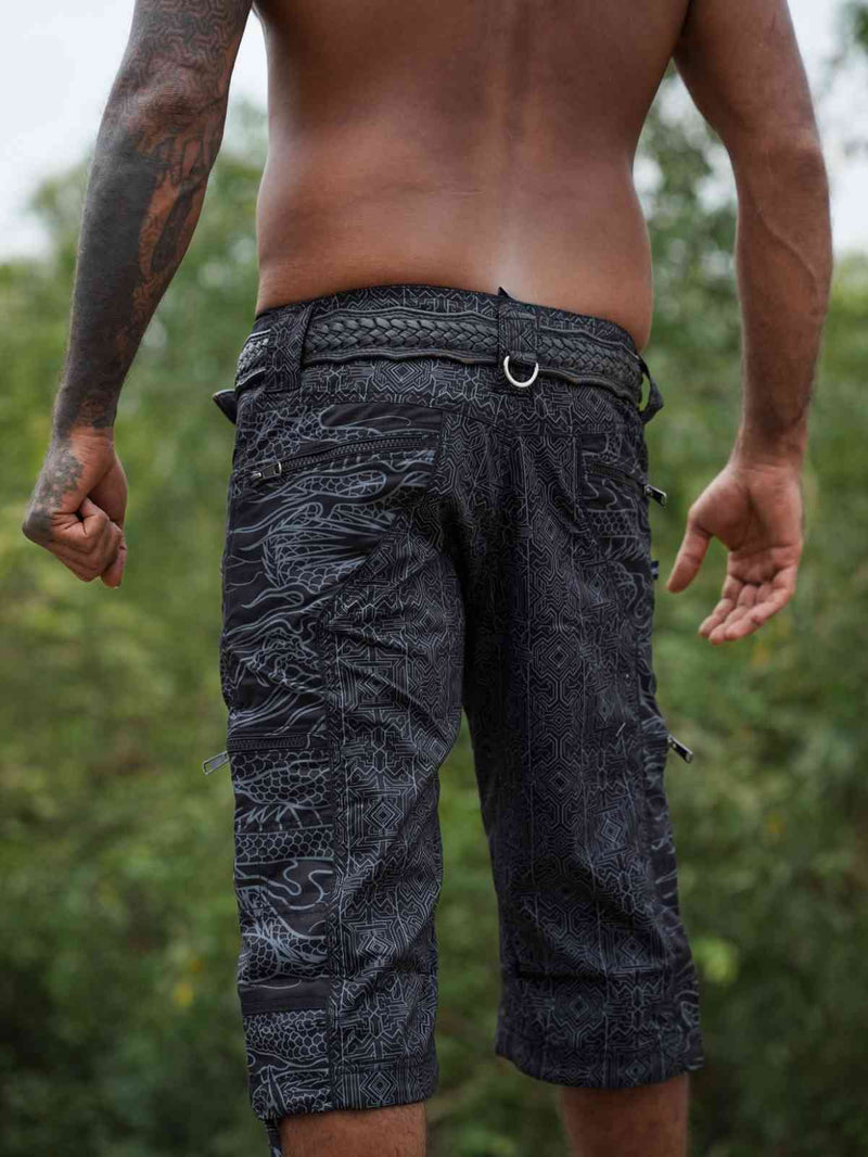 DRAGON CODEX - Black Men Art Wear 3/4 Cargo Shorts