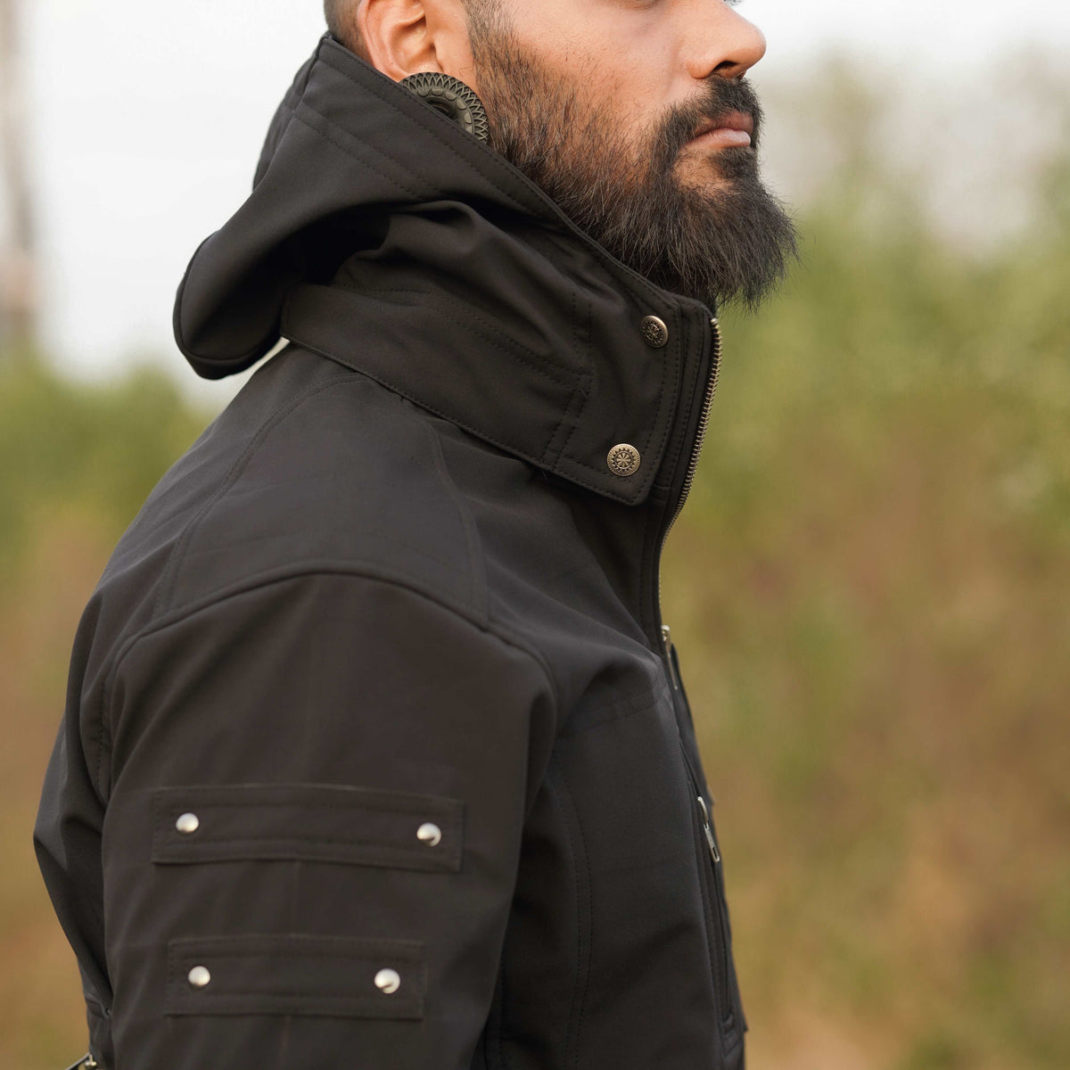 mens windproof winter jacket front pockets and hardware detail