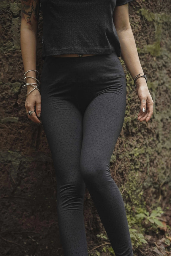 Clover Vortex black printed leggings with geometric pattern