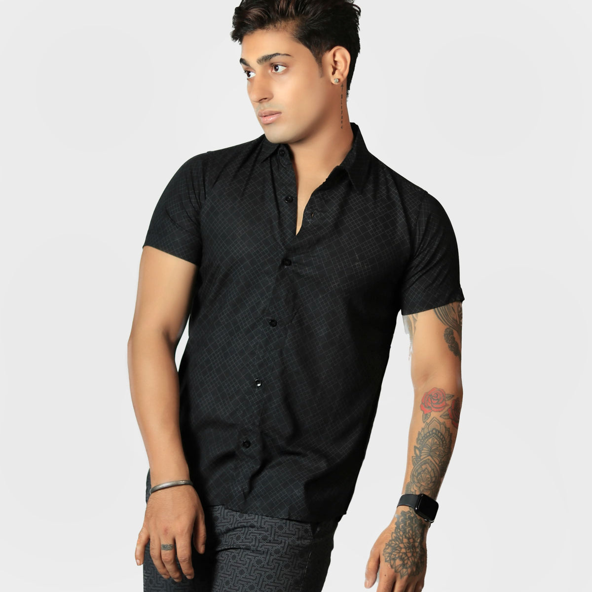 DEJA VU - Men's Short Sleeve Shirts | Black Geometric Print Shirt
