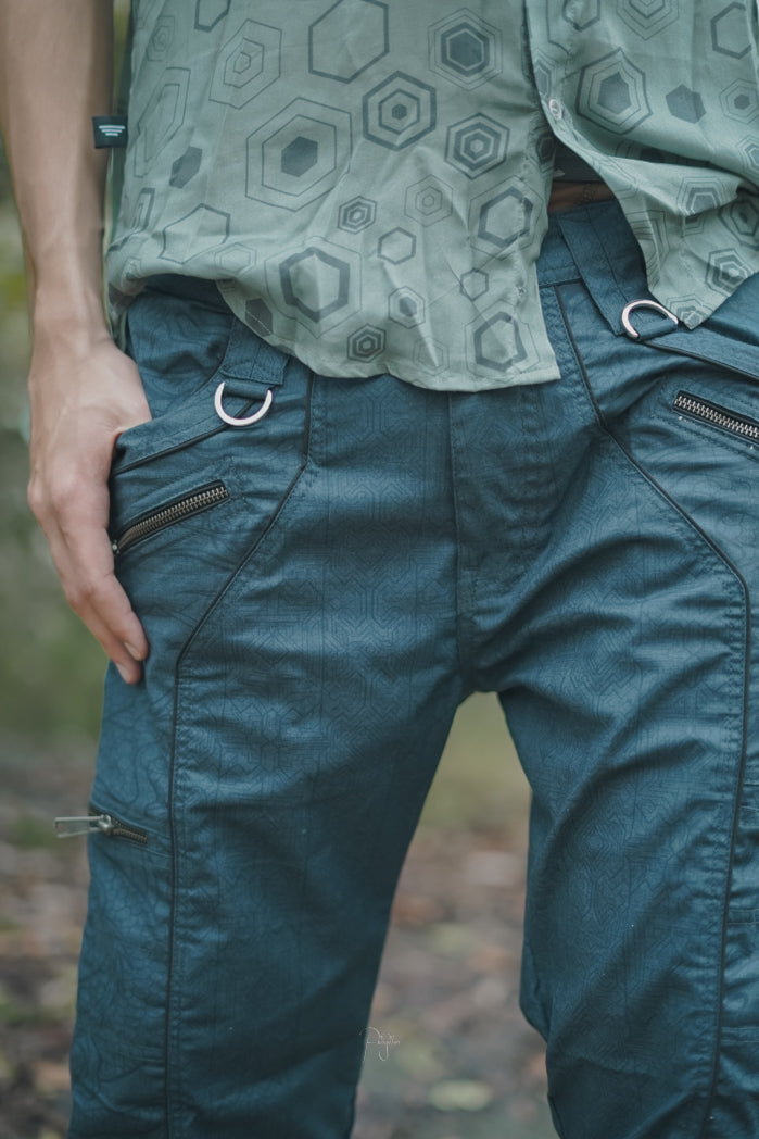 Codex Dragon - Charcoal Grey Dragon Print NY Men's 3/4 Cargo Shorts