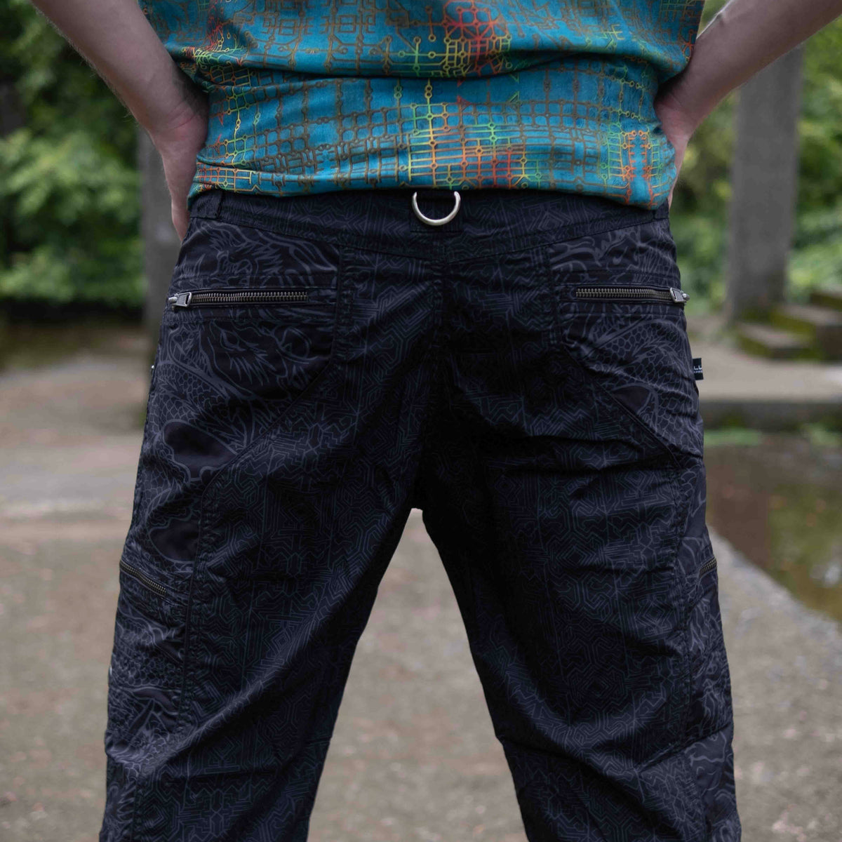 CODEX DRAGON - BLACK Men Art Wear 3/4 Cargo Shorts
