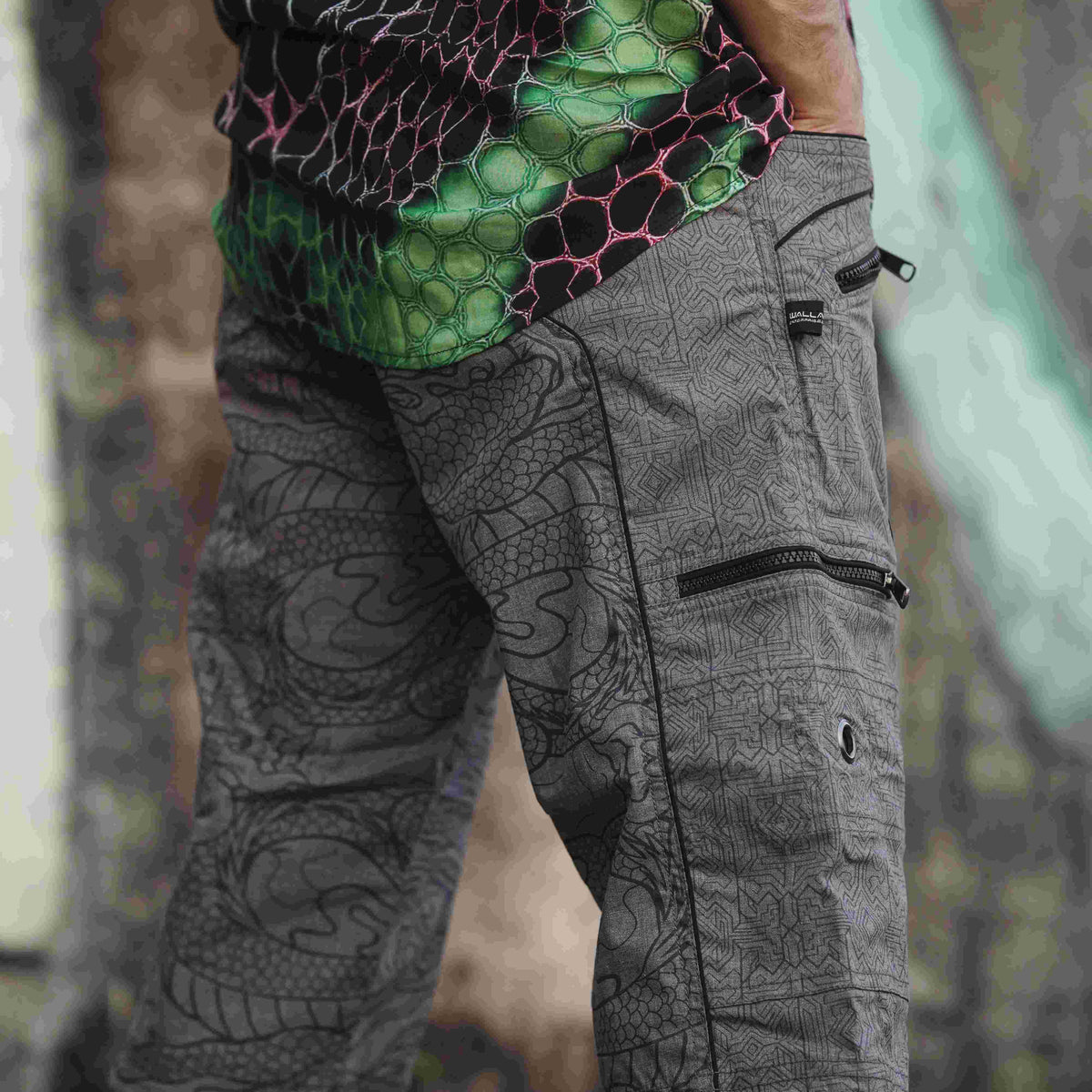 Dragon Codex - Off Grey NY Men's Cargo Shorts  Dragon Print Shorts