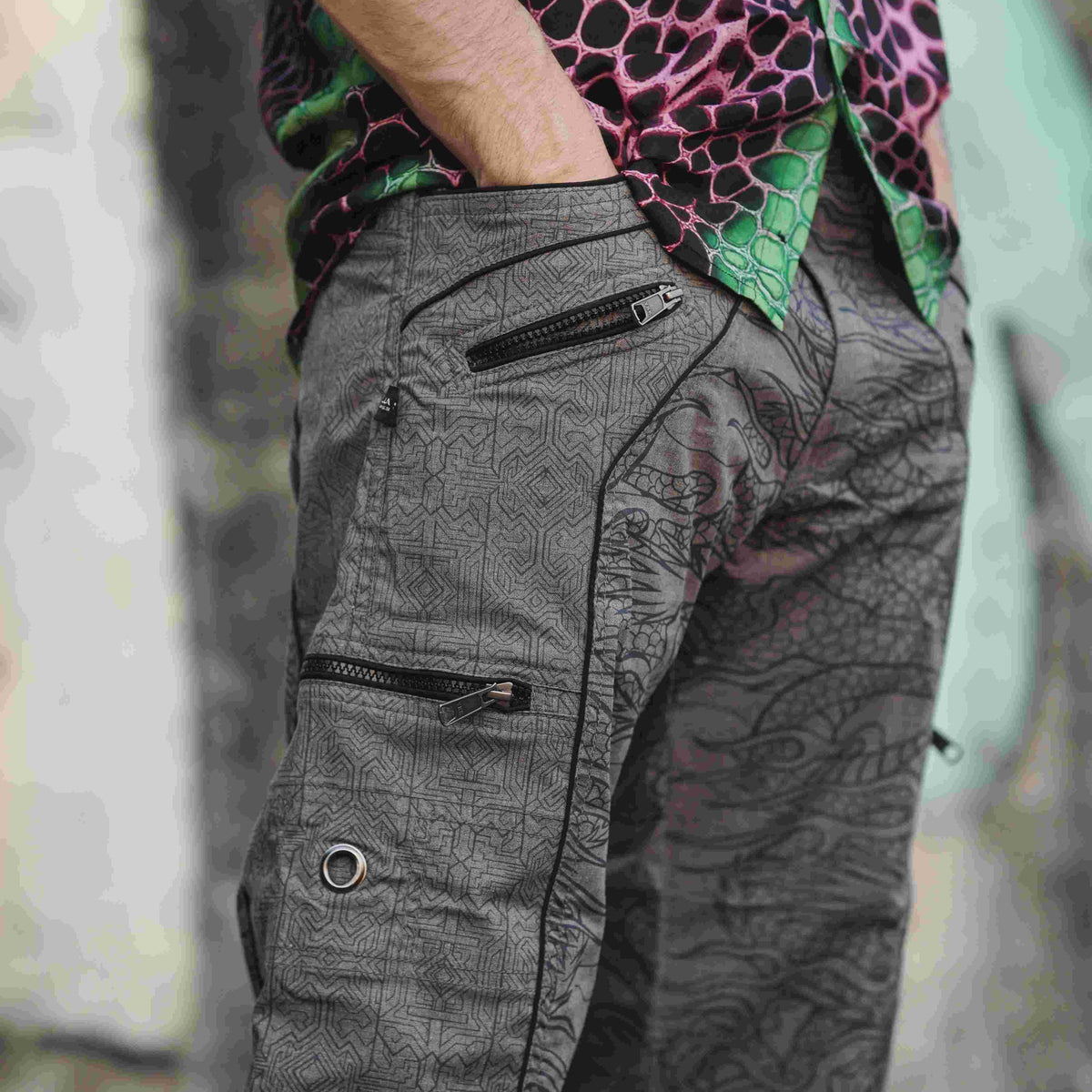 Dragon Codex - Off Grey NY Men's Cargo Shorts  Dragon Print Shorts