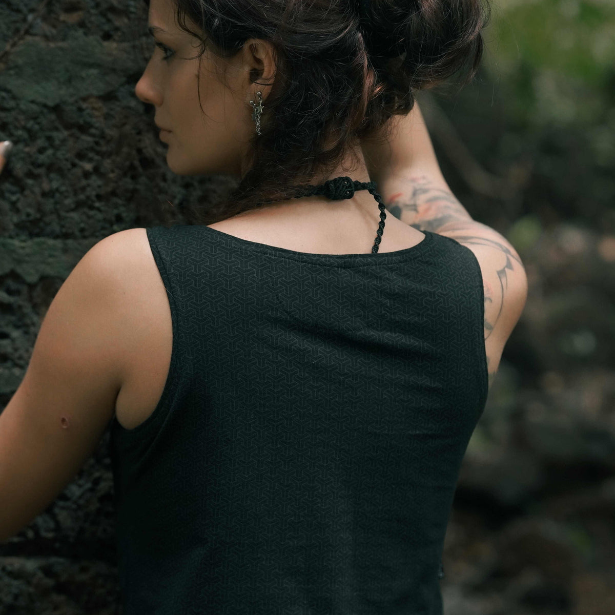 ETERNITY KNOT - Women's Sleeveless Crop Tops