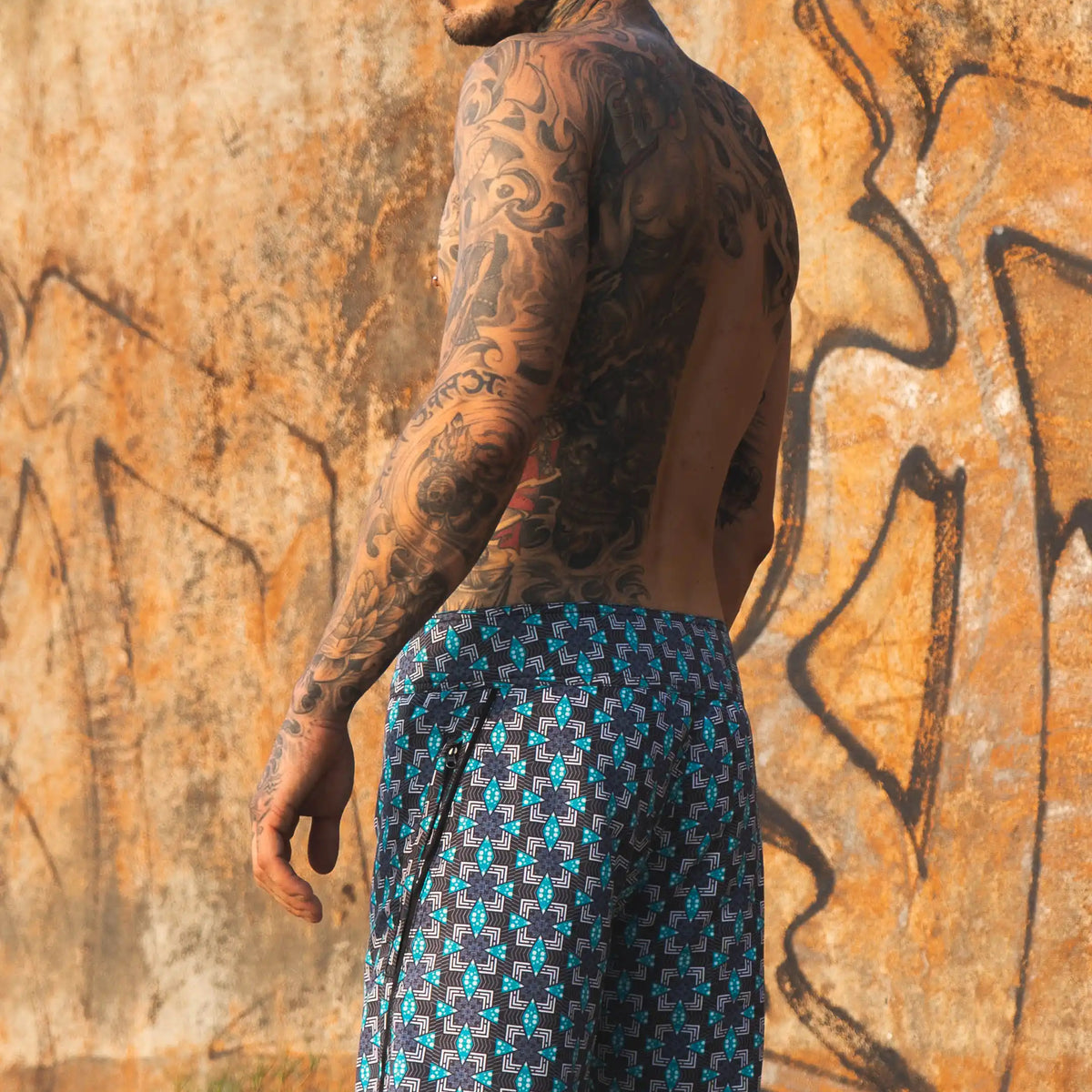 mens patterned board shorts zipper pocket side detail