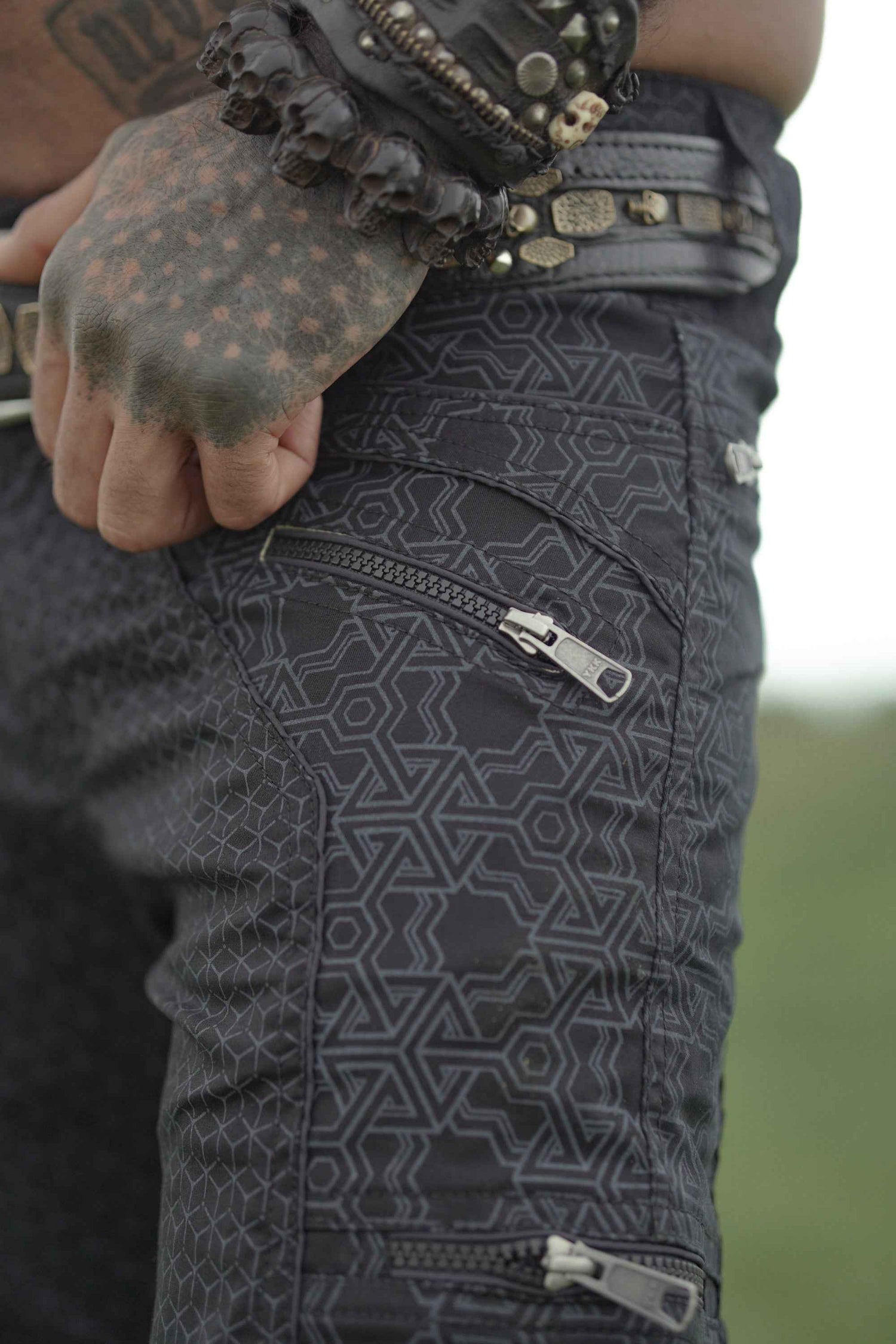 Pythagoras Abstract - Black NY Men's Multi Pocketed Cargo Pants
