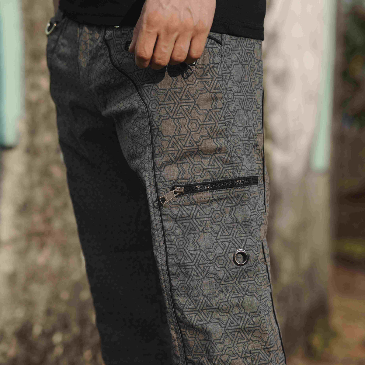 off grey 3/4 cargo shorts men with YKK zipper cargo pocket