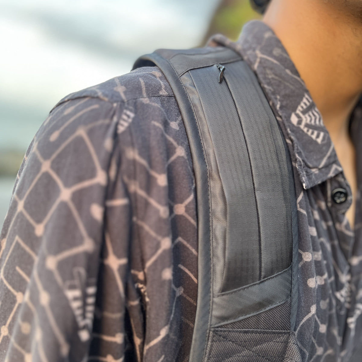 ABSTRACT KNOT The HOBBIT: Premium Canvas Travel Backpack