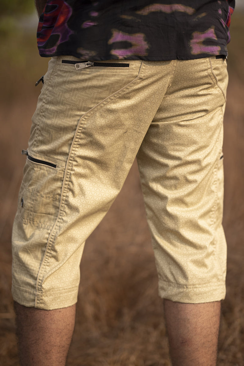 Shri Yantra | Men's Beige/Black Multi-Pocket NY Shorts
