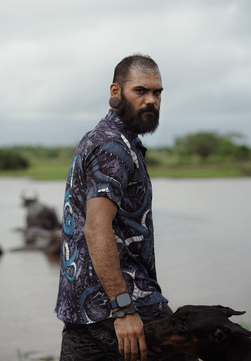 SHEN RON men's bamboo shirt outdoor side view