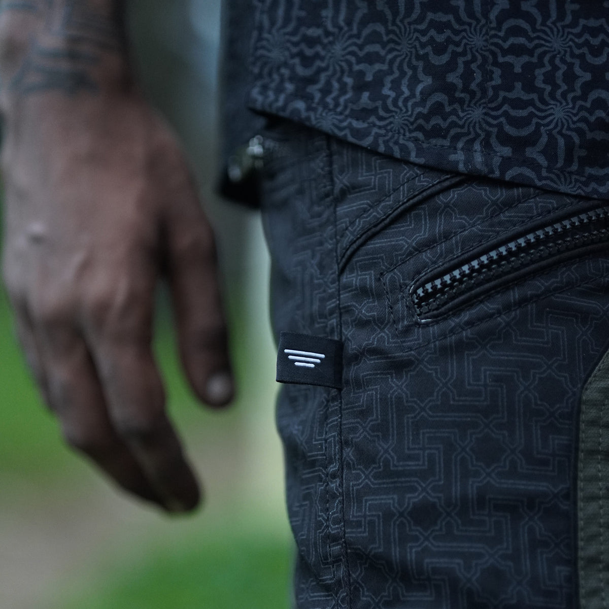 Yantra Khaki | Psychedelic NY 3/4 Shorts for Men
