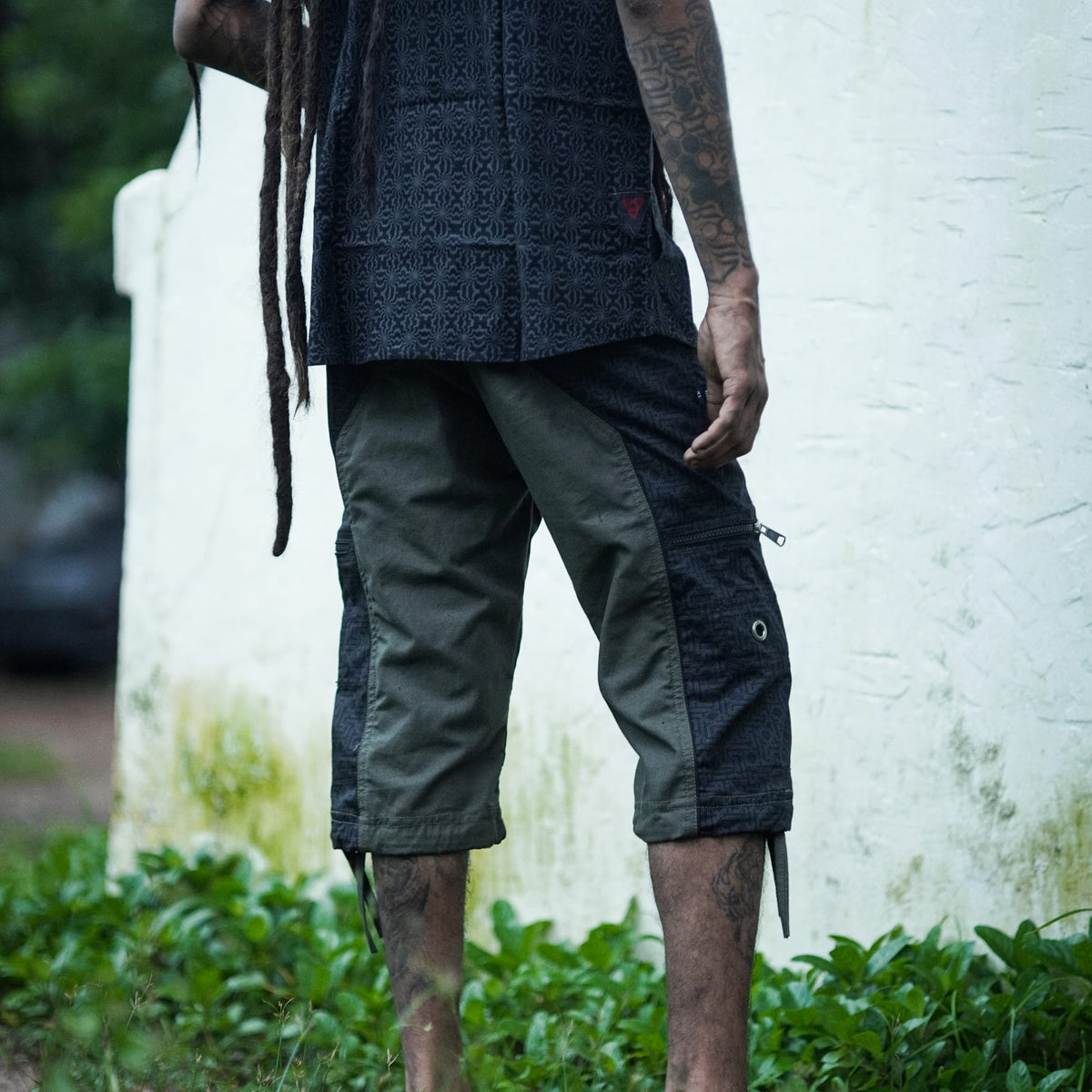 Yantra Khaki | Psychedelic NY 3/4 Shorts for Men