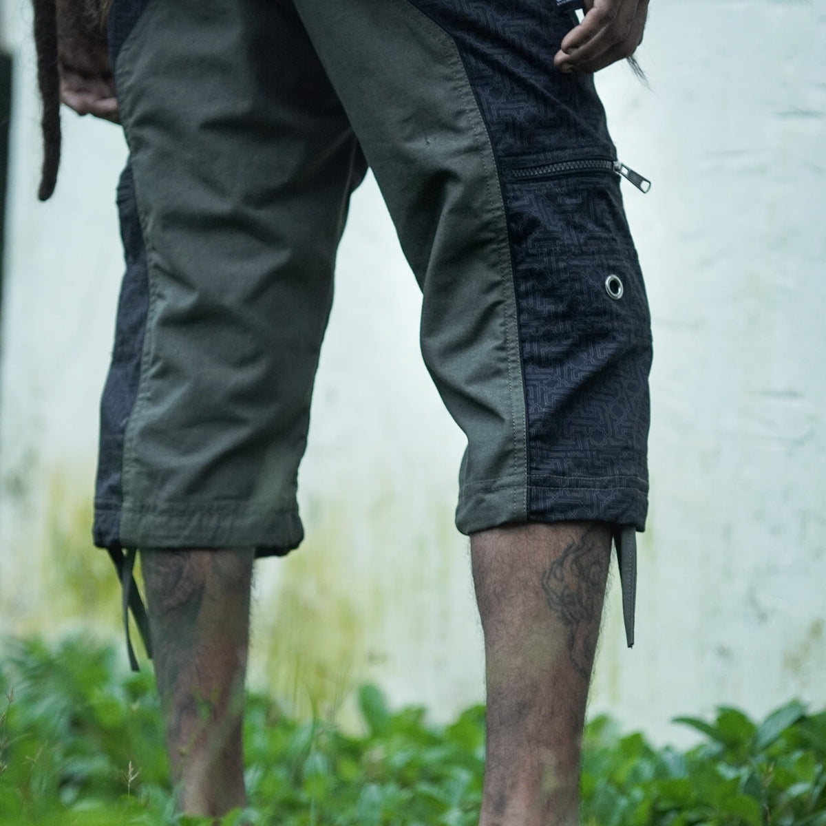 Yantra Khaki | Psychedelic NY 3/4 Shorts for Men