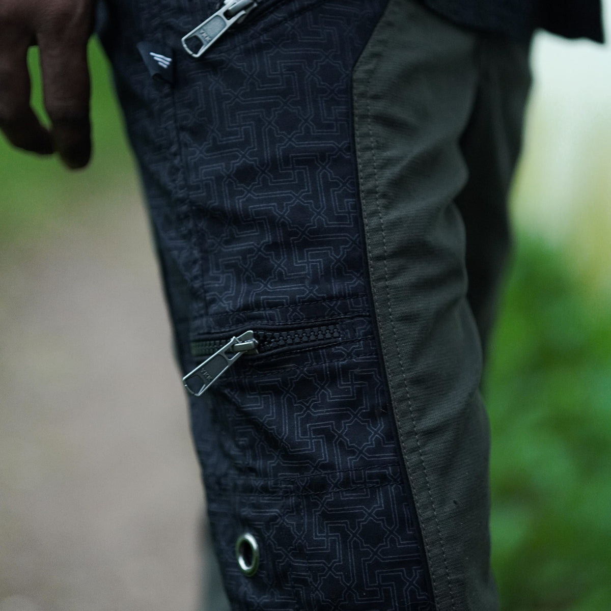Yantra Khaki | Psychedelic NY 3/4 Shorts for Men